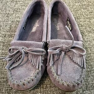 Minnetonka Women's Suede Moccasins - Navy Blue NWT.